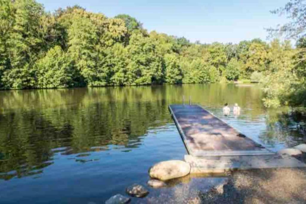 An Der A8 & Dennoch Stadtnah Kirchheim unter Teck Esterno foto