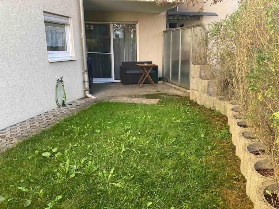 An Der A8 & Dennoch Stadtnah Kirchheim unter Teck Esterno foto