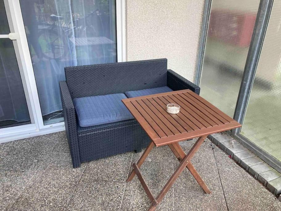 An Der A8 & Dennoch Stadtnah Kirchheim unter Teck Esterno foto