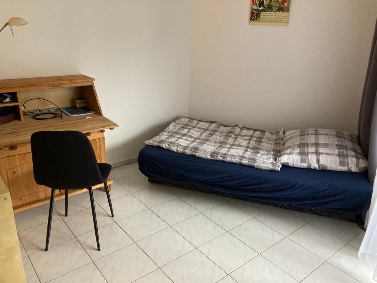 An Der A8 & Dennoch Stadtnah Kirchheim unter Teck Esterno foto